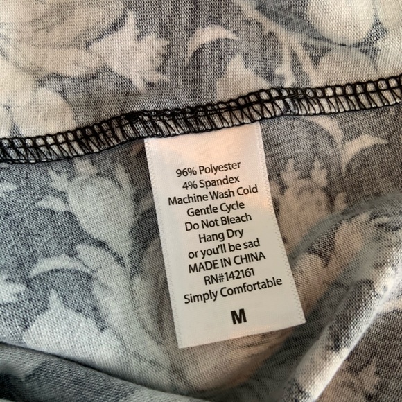 LuLaRoe Irma high low floral black and white shirt - Picture 10 of 12